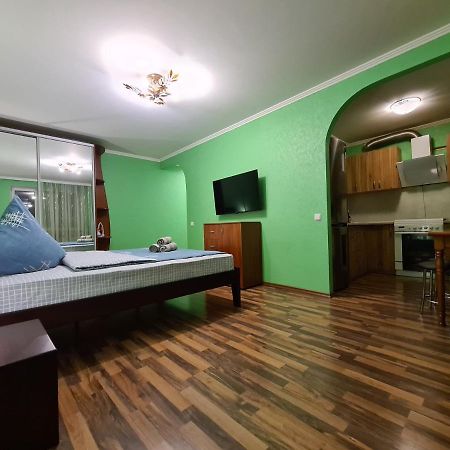 1-Room View Apartment Near Inturist On Sobornyi Avenue 143, By Grandhome Zaporizhia Extérieur photo