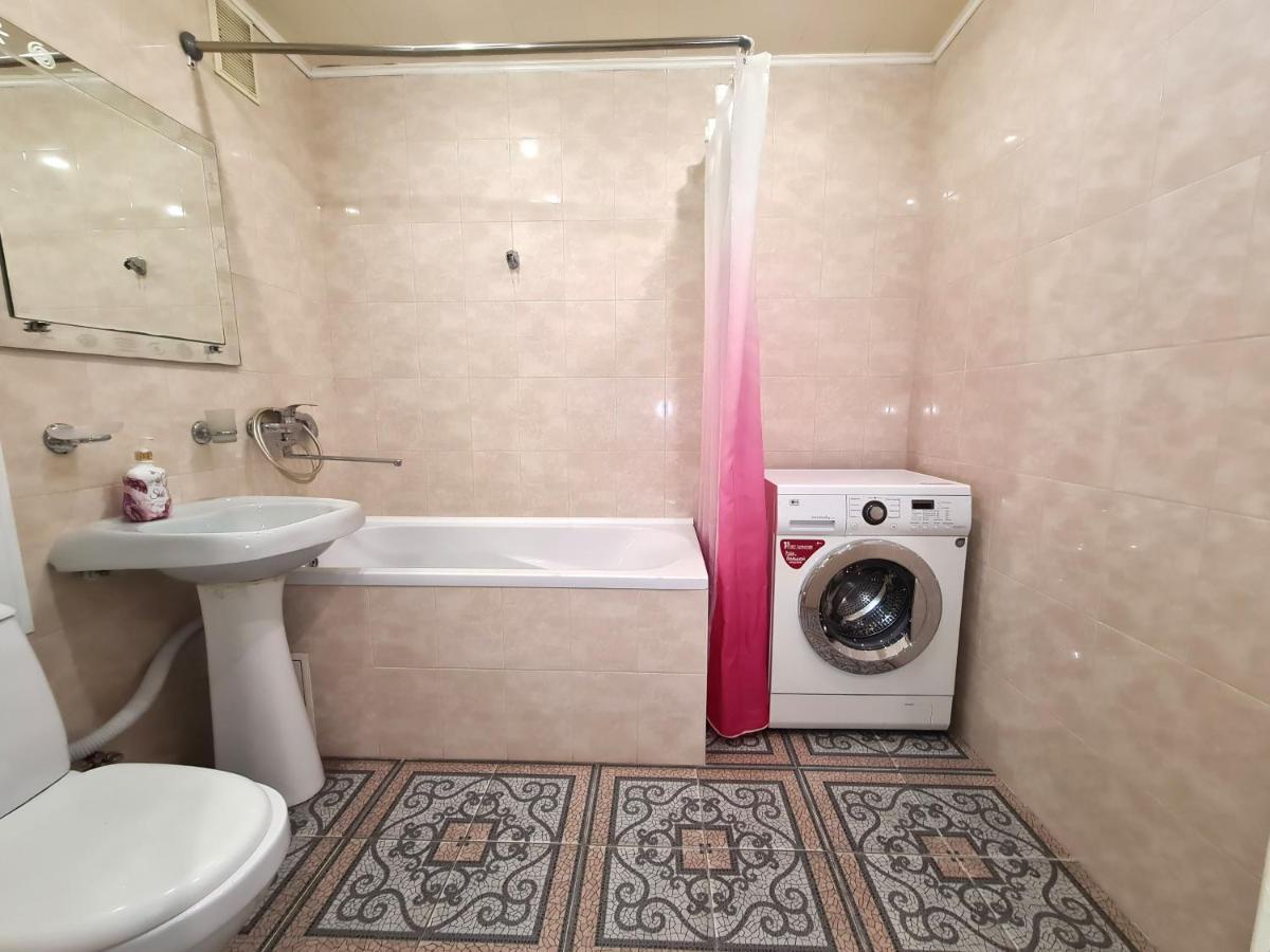 1-Room View Apartment Near Inturist On Sobornyi Avenue 143, By Grandhome Zaporizhia Extérieur photo